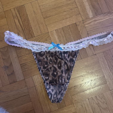 Leopard thong