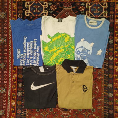 Bundle of 5 graphic T-shirts and polo