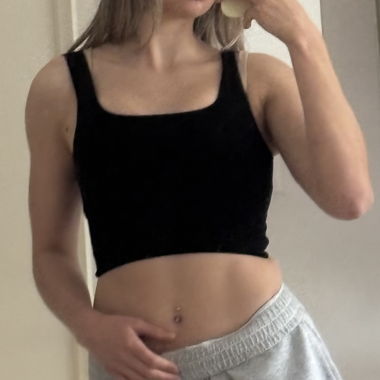 Black ribbed crop top
