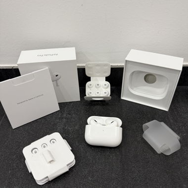 Apple AirPods Pro (2. Gen.) MagSafe USB-C