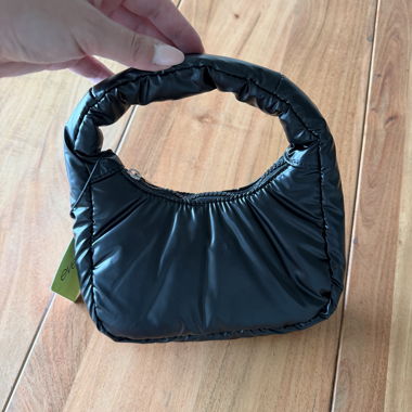 Borsa a mano imbottita nera