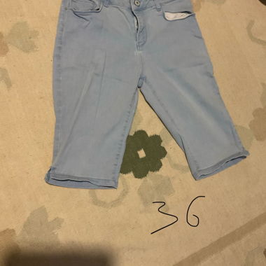 Hellblaue Caprihose