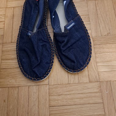 Blaue Espadrilles