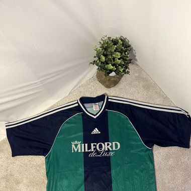 Milford Trikot 