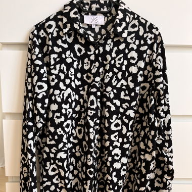Chemise léopard noire 