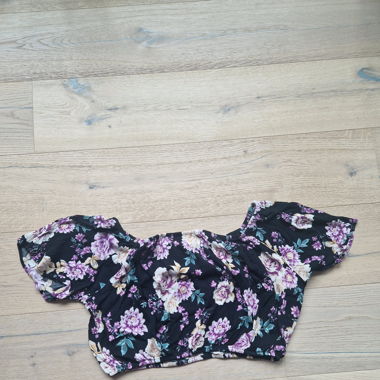 Cropped Oberteil mit Blumenprint schwarz
