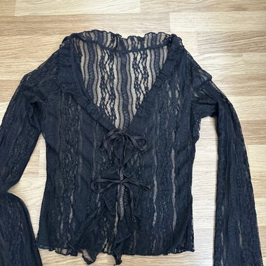Haut en dentelle noir