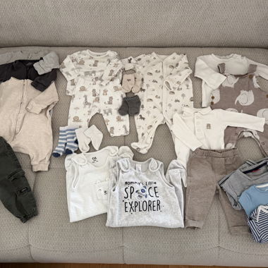 Lot de vêtements bébé