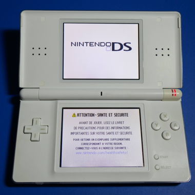 Nintendo DS Lite White with Charger / R12044