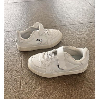 Weisse Kinderschuhe Fila