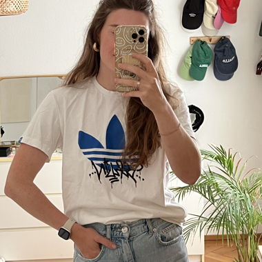 Vintage Adidas Tshirt - Berlin