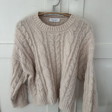 Stradivarius sweater