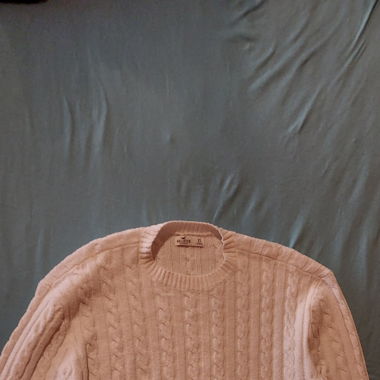 Weisser Strickpullover