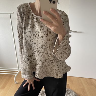 Beige Gepunktete Bluse, Volant, ZARA