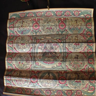 Quadro dipinto-intagliato in bambù