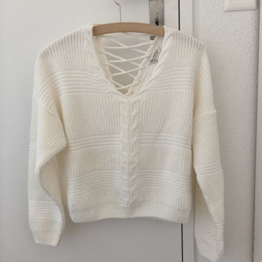 Pull en maille avec laçage dans le dos