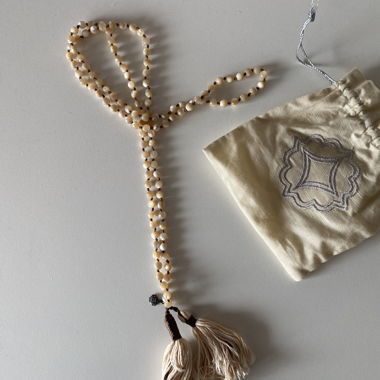 Collier long Brigitte Regula avec perles et frange beige