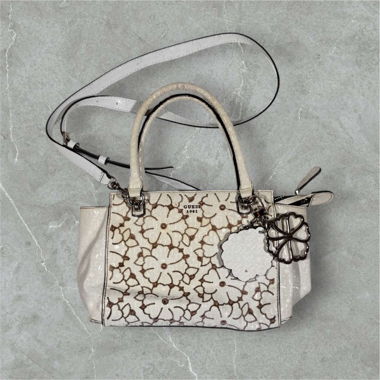 beautiful vintage guess bag in white