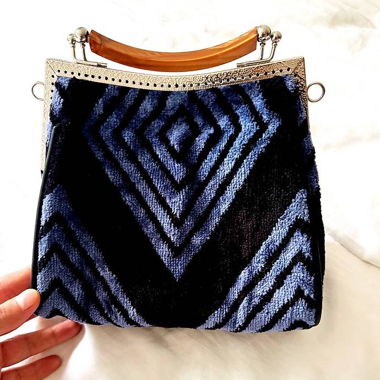 Uzbek handmade bag in fabric "A'lo Bahmal"