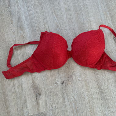 Roter BH