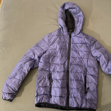 Lila Daunenjacke