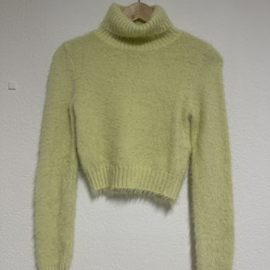 Maglione giallo e morbido di New Yorker