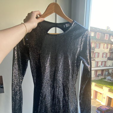 Robe paillettes dos nu