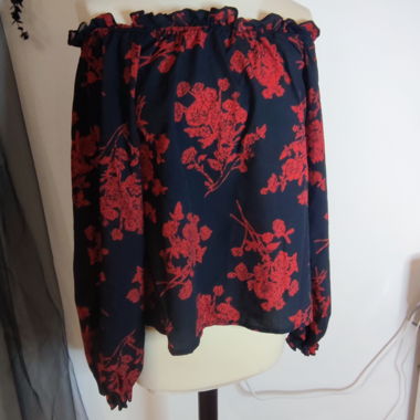 Blusa con spalle scoperte SHEIN