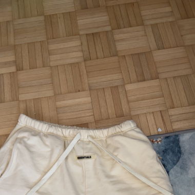 Essentail shorts