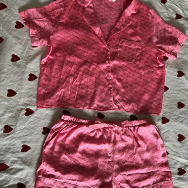 Rosa gemustertes Pyjama