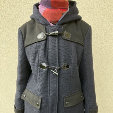 Veste bleu marine, taille L, très bon état 