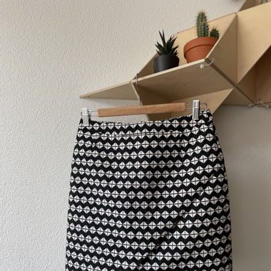 NEU Asymmetrischer Minirock schwarzweiss  