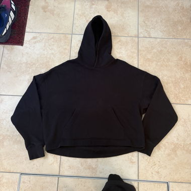 Black cropped hoodie
