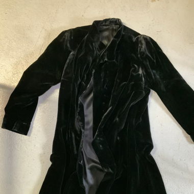 Velvet black coat 