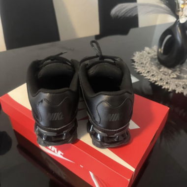 Nike black sneakers