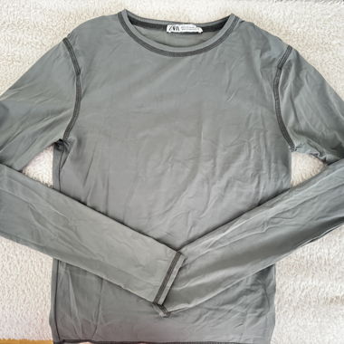 Gray/green Long Sleeve Top