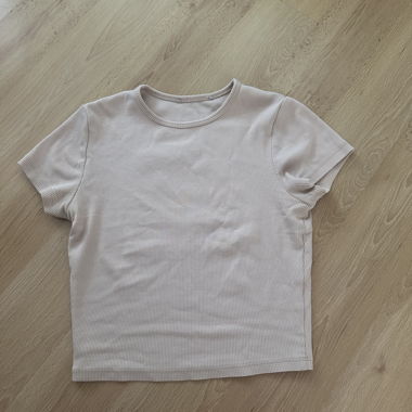 T-shirt beige crop top