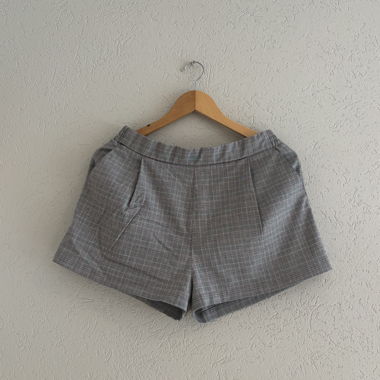 Short Pull&Bear gris à carreaux taille EU L