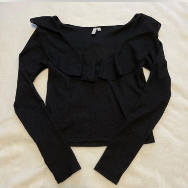 top with ruffles