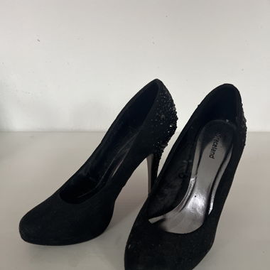 High Heels mit Steinchen