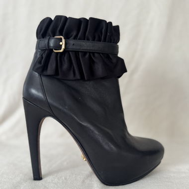 Bottines à chevilles en cuir noir