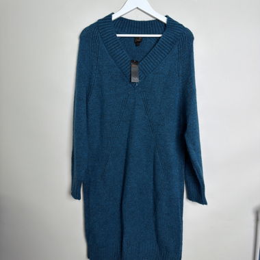 Pull en maille vert d'eau à encolure en V