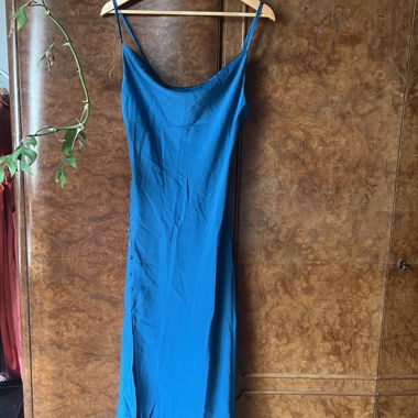 Robe en soie bleue canard