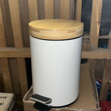 Wood-lid step trash can