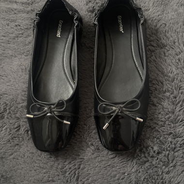 Black Ballet Flats 