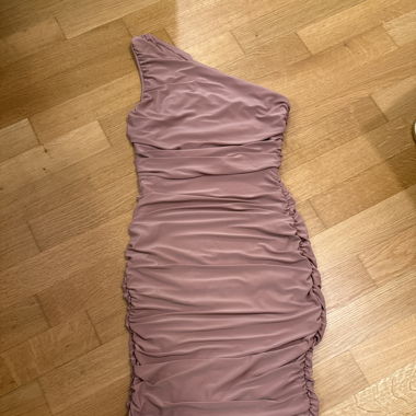 kleid nude