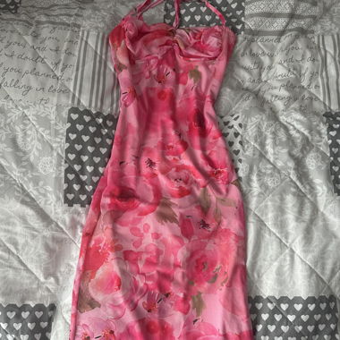 Sommerkleid rosa mit Blumenoptik