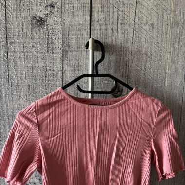 pink crop top