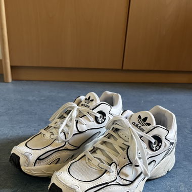 Adidas Sneakers 