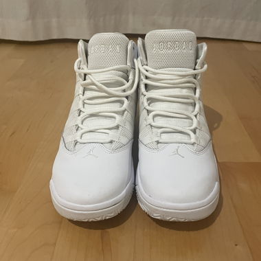 Jordan AURA white